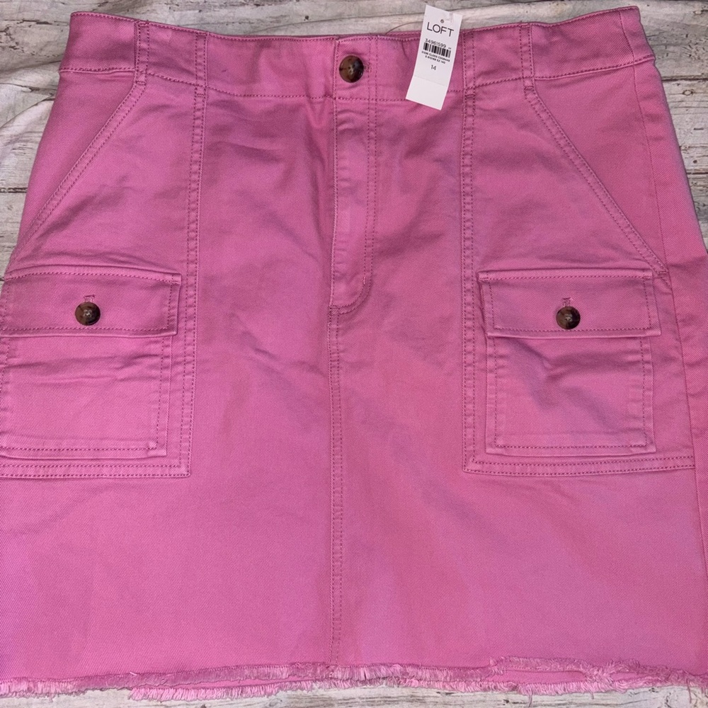 NWT! Ann Taylor Loft pink utility cargo frayed hem skirt - Picture 3 of 6